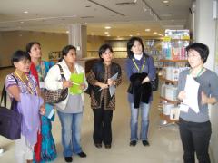 4 Tour of the Information Center for Women’s Education